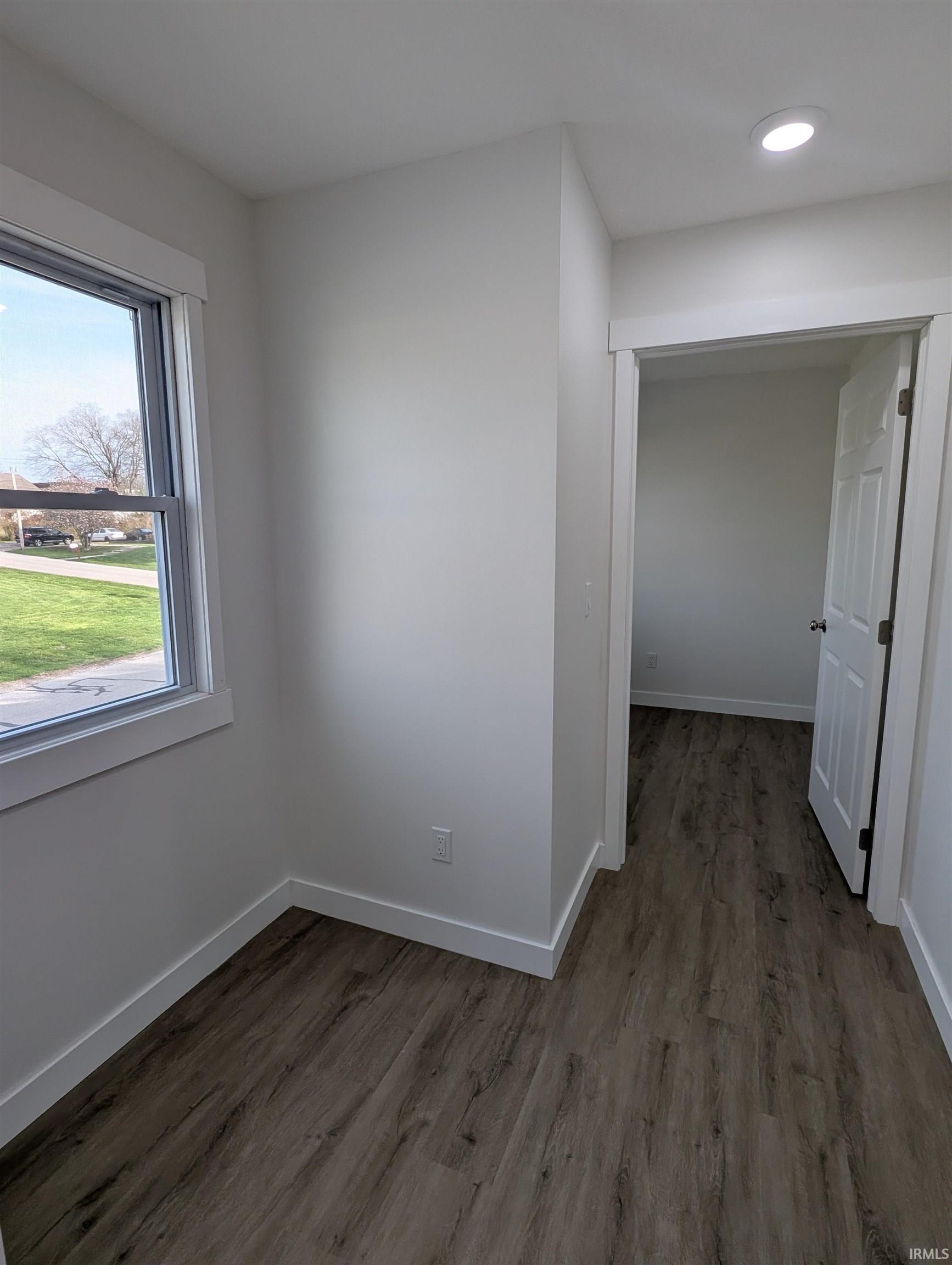 811 Southwest 1st Street Washington, IN 47501 - Photo 22 of 28