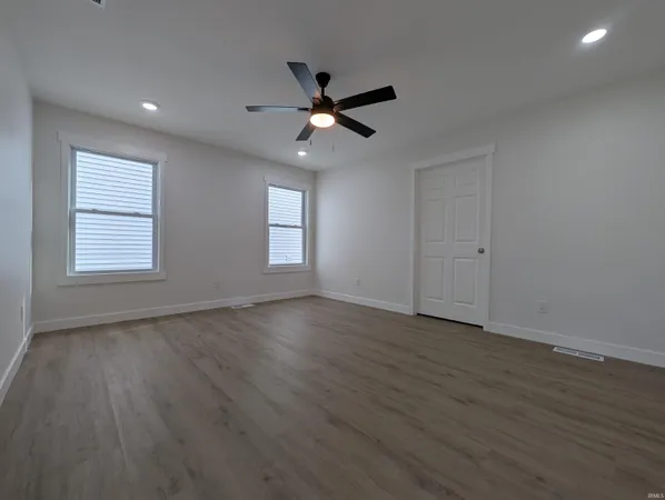 $299,000 | 811 Southwest 1st Street, Washington, IN 47501