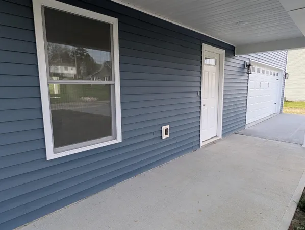 $299,000 | 811 Southwest 1st Street, Washington, IN 47501