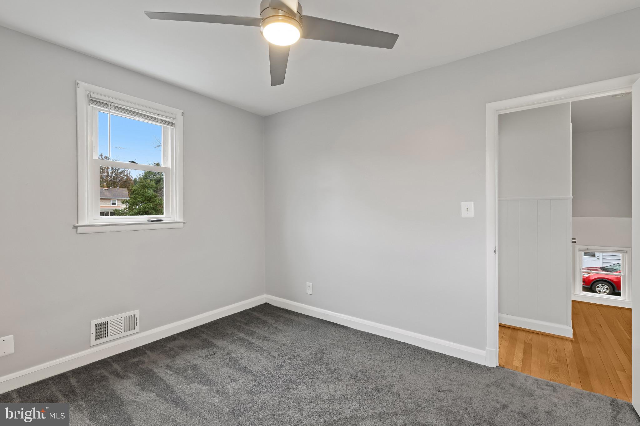 302 Wessling Circle Baltimore, MD 21228 - Photo 23 of 41 an empty room with a window