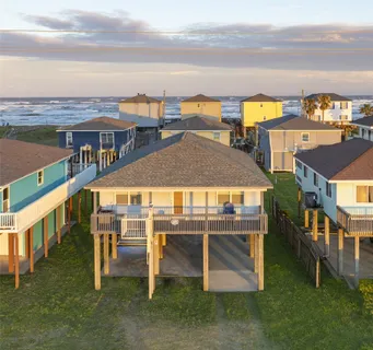$459,000 | 1426 Bluewater Highway, Surfside Beach, TX 77541