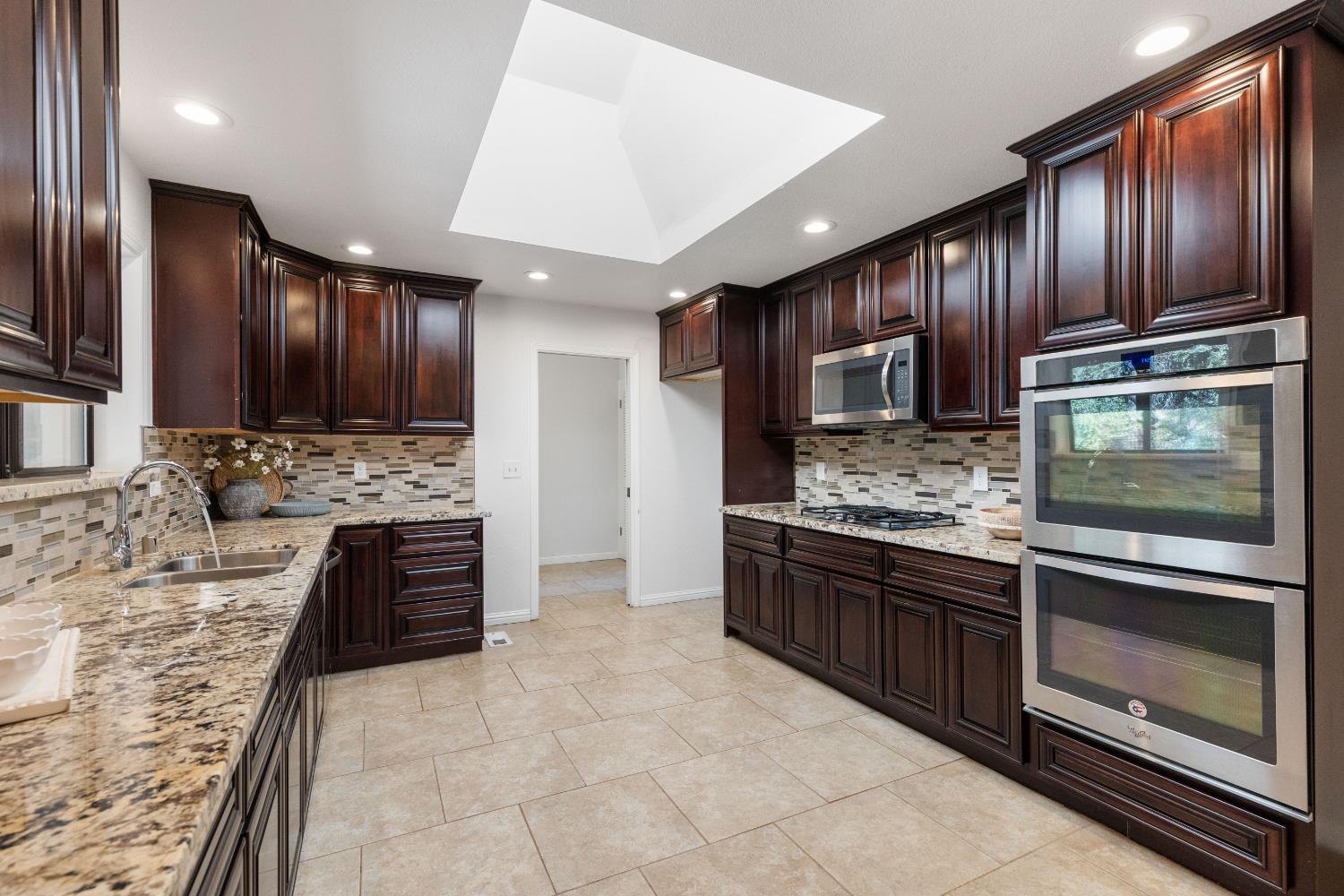 17867 Brewer Road Grass Valley, CA 95949 - Photo 16 of 77