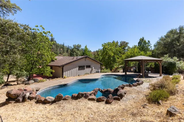 $725,000 | 17867 Brewer Road, Grass Valley, CA 95949