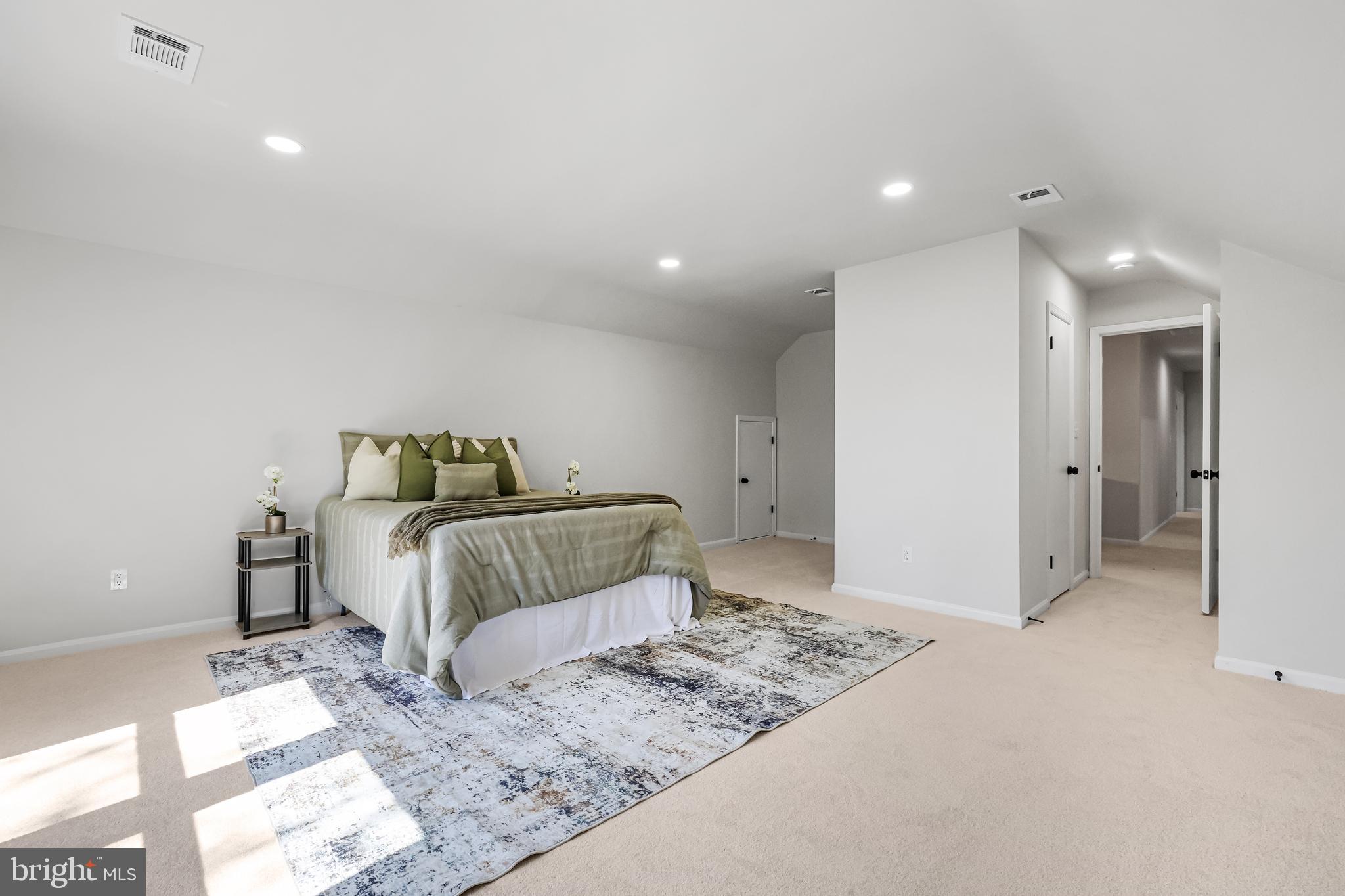 9933 Dellcastle Road Gaithersburg, MD 20886 - Photo 52 of 77 Gallery Image 52