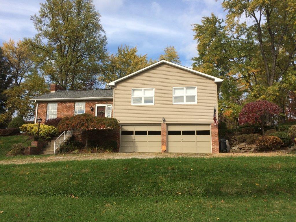 118 Shafer Road Coraopolis, PA 15108 - Photo 1 of 25 Front View. Has keyless entry for garage also.
