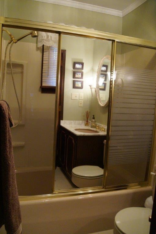 118 Shafer Road Coraopolis, PA 15108 - Photo 13 of 25 Main Bath
