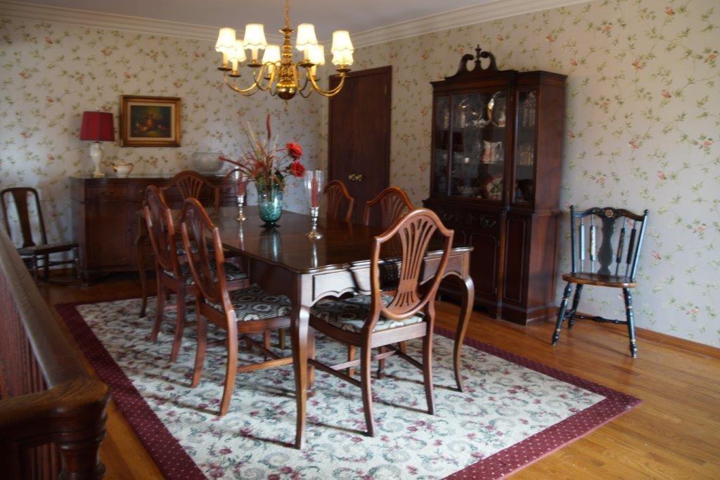 118 Shafer Road Coraopolis, PA 15108 - Photo 6 of 25 Dining Room with hardwood floor.