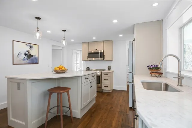 $1,995,000 | 2 Harbor Street, Manchester, MA 01944