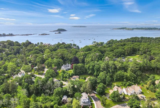 $1,995,000 | 2 Harbor Street, Manchester, MA 01944
