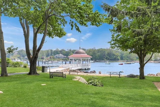 $1,995,000 | 2 Harbor Street, Manchester, MA 01944