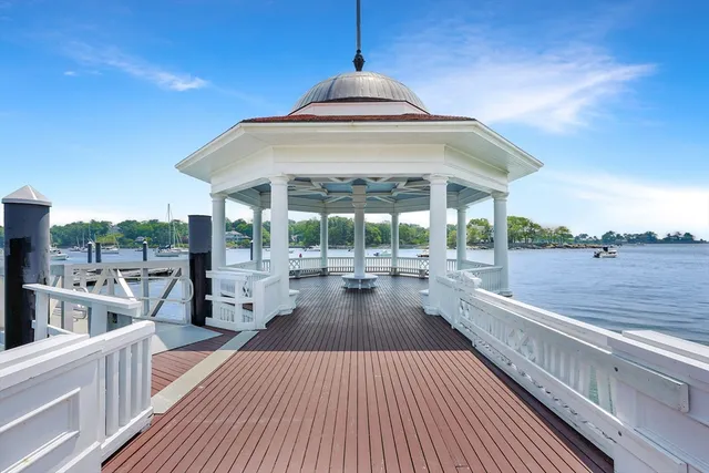 $1,995,000 | 2 Harbor Street, Manchester, MA 01944