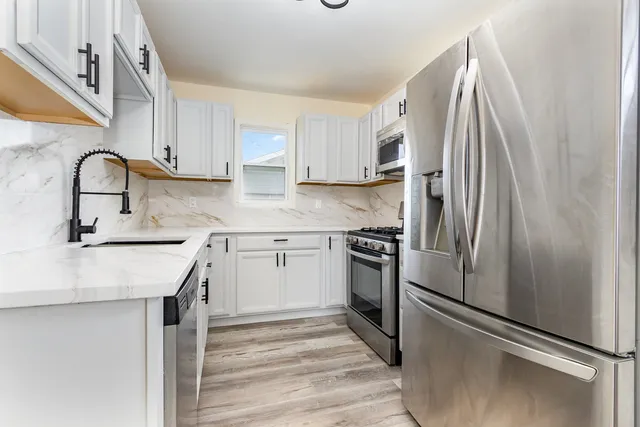 $270,000 | 116 South Hammes Avenue, Joliet, IL 60436