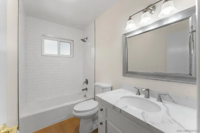 $999,900 | 909 Donnan Place, Vista, CA 92084