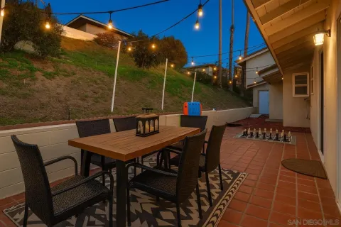 $999,900 | 909 Donnan Place, Vista, CA 92084