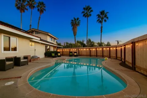 $999,900 | 909 Donnan Place, Vista, CA 92084