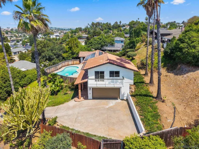 $999,900 | 909 Donnan Place, Vista, CA 92084