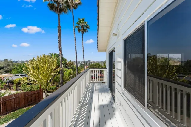 $999,900 | 909 Donnan Place, Vista, CA 92084