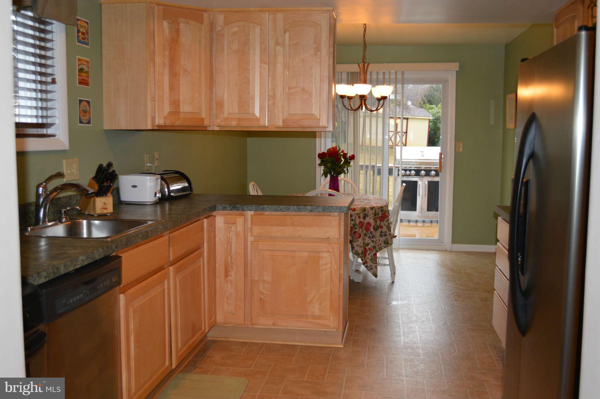 28 Edgemoor Road Timonium, MD 21093 - Photo 8 of 29 Kitchen