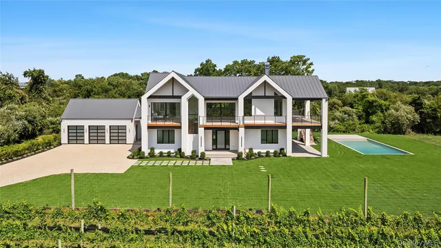 $4,495,000 | 19620 Soundview Avenue, Southold, NY 11971