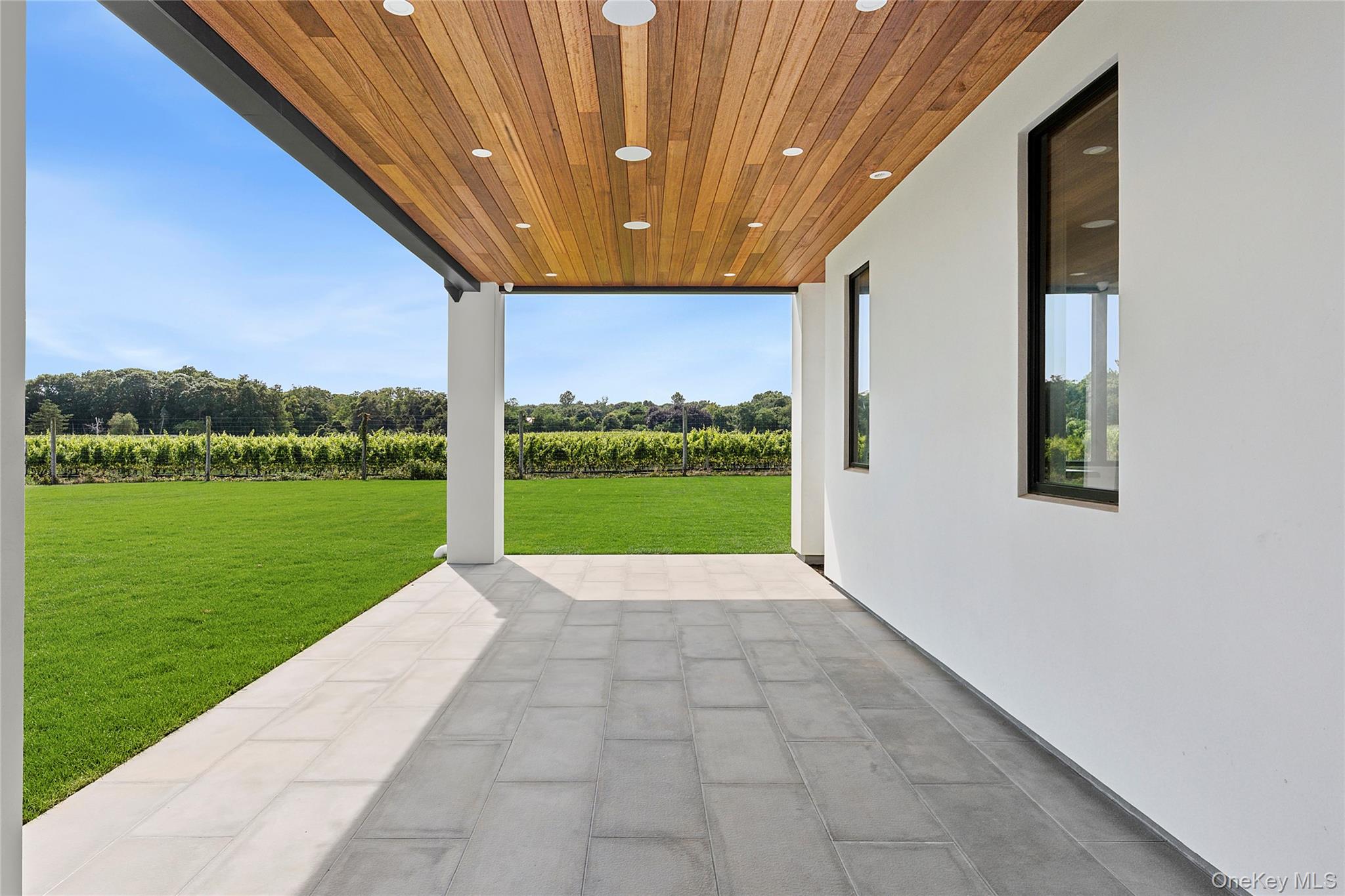 19620 Soundview Avenue Southold, NY 11971 - Photo 21 of 28