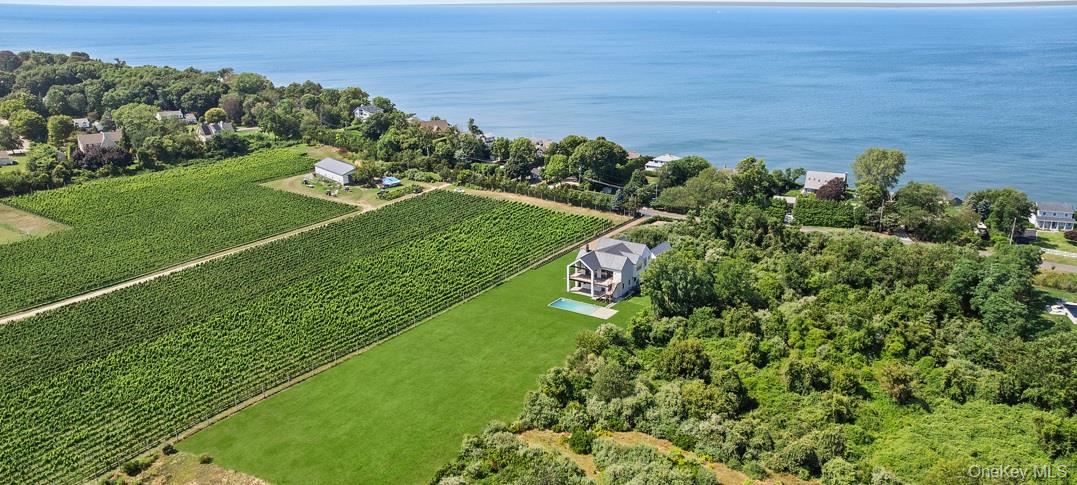 19620 Soundview Avenue Southold, NY 11971 - Photo 25 of 28