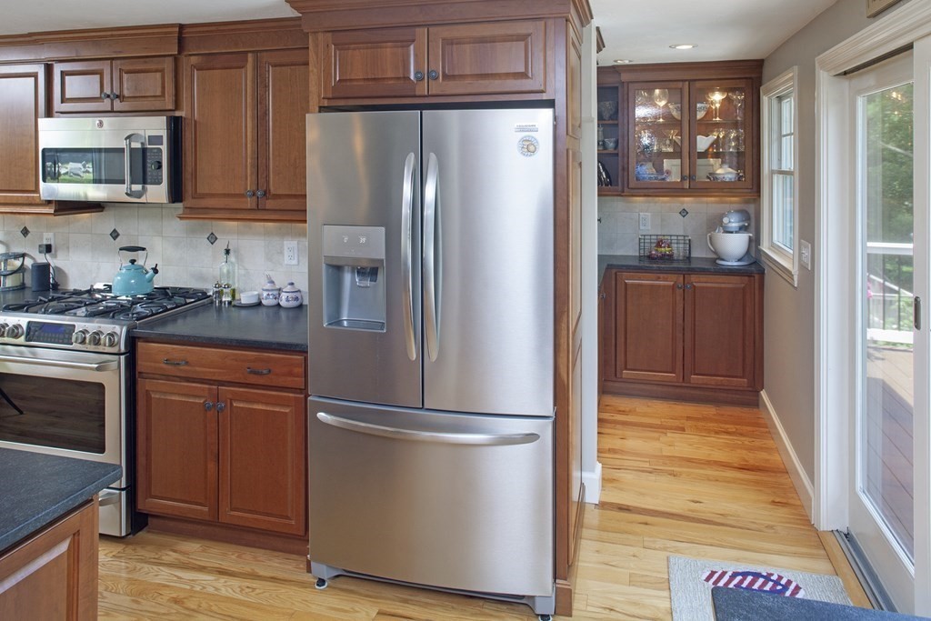 15 Governor Andrew Road Hingham, MA 02043 - Photo 11 of 30 Gallery Image 11