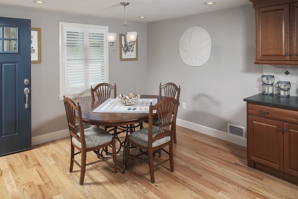 15 Governor Andrew Road Hingham, MA 02043 - Photo 5 of 30 Gallery Image 5