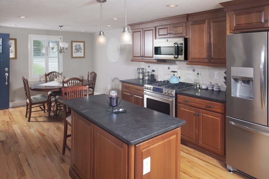 15 Governor Andrew Road Hingham, MA 02043 - Photo 9 of 30 Gallery Image 9