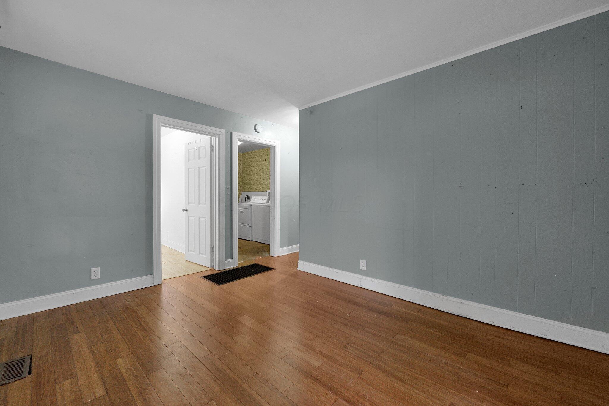 3166 Howey Road Columbus, OH 43224 - Photo 8 of 28 LIVING ROOM