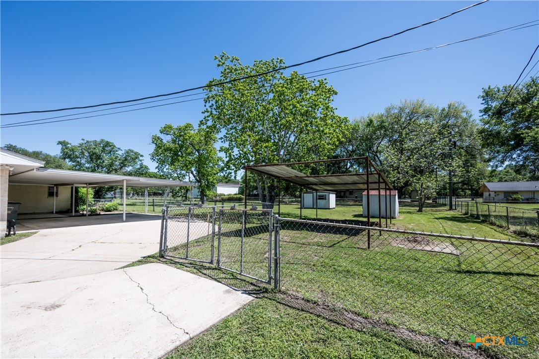 404 Rhodes Road Victoria, TX 77904 - Photo 4 of 36 front view of house with a yard