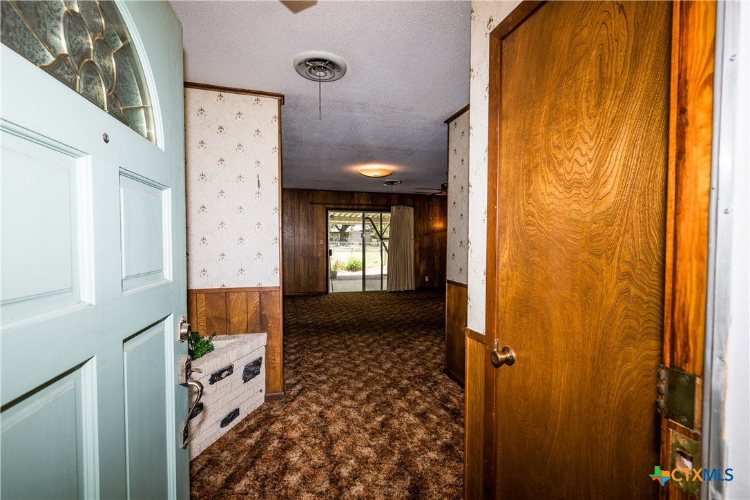 404 Rhodes Road Victoria, TX 77904 - Photo 9 of 36