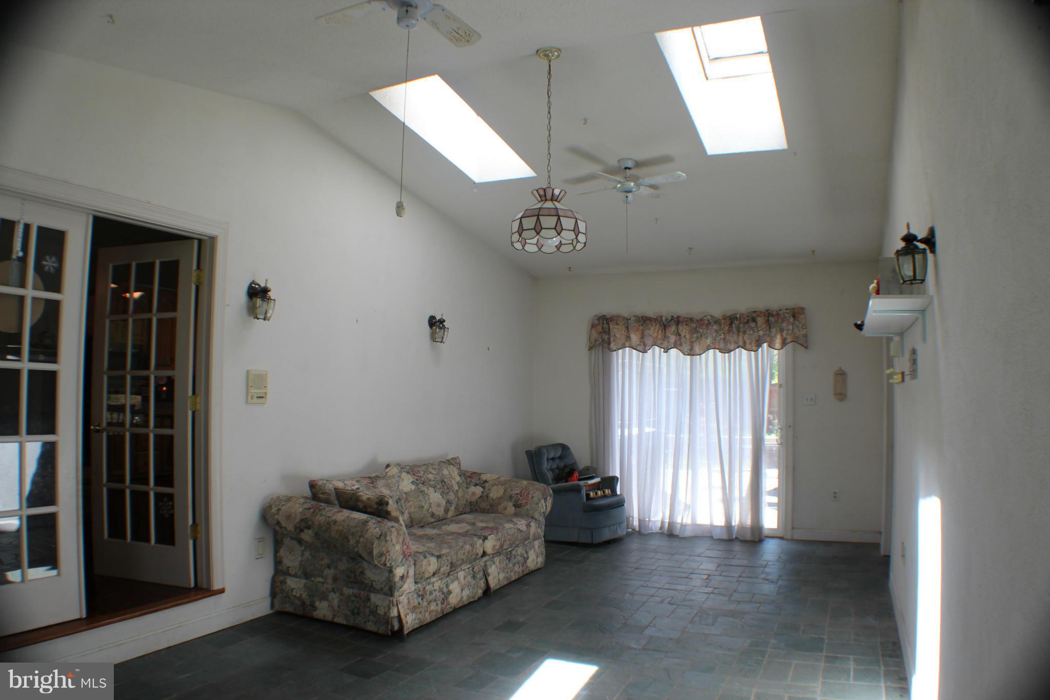 139 Split Rail Road Front Royal, VA 22630 - Photo 22 of 27 Interior (General)