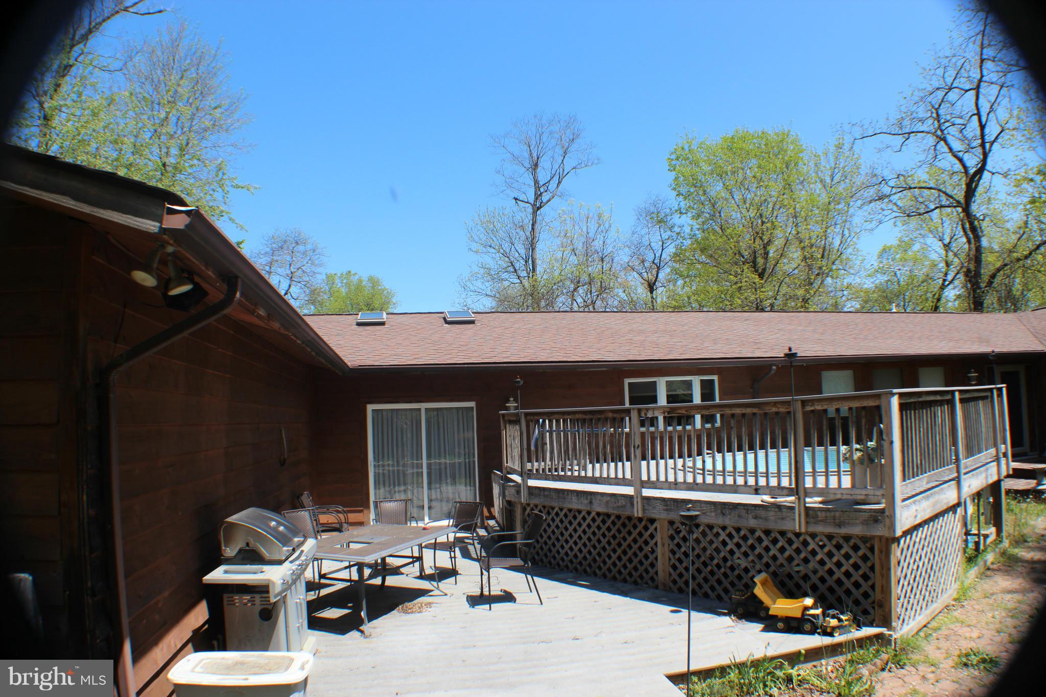 139 Split Rail Road Front Royal, VA 22630 - Photo 4 of 27 Exterior (General)