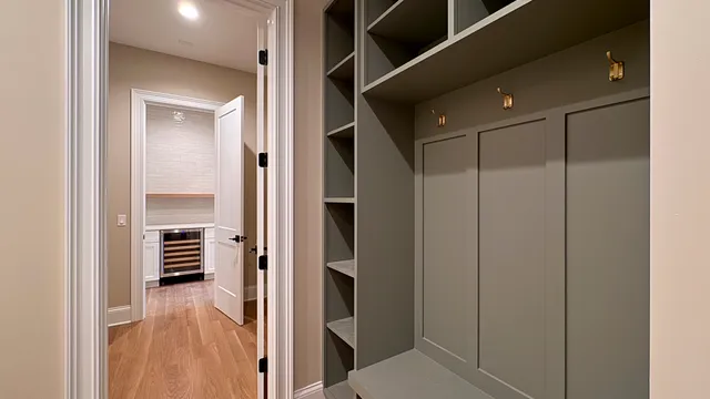 $2,975,000 | 213 Northampton Lane, Lincolnshire, IL 60069