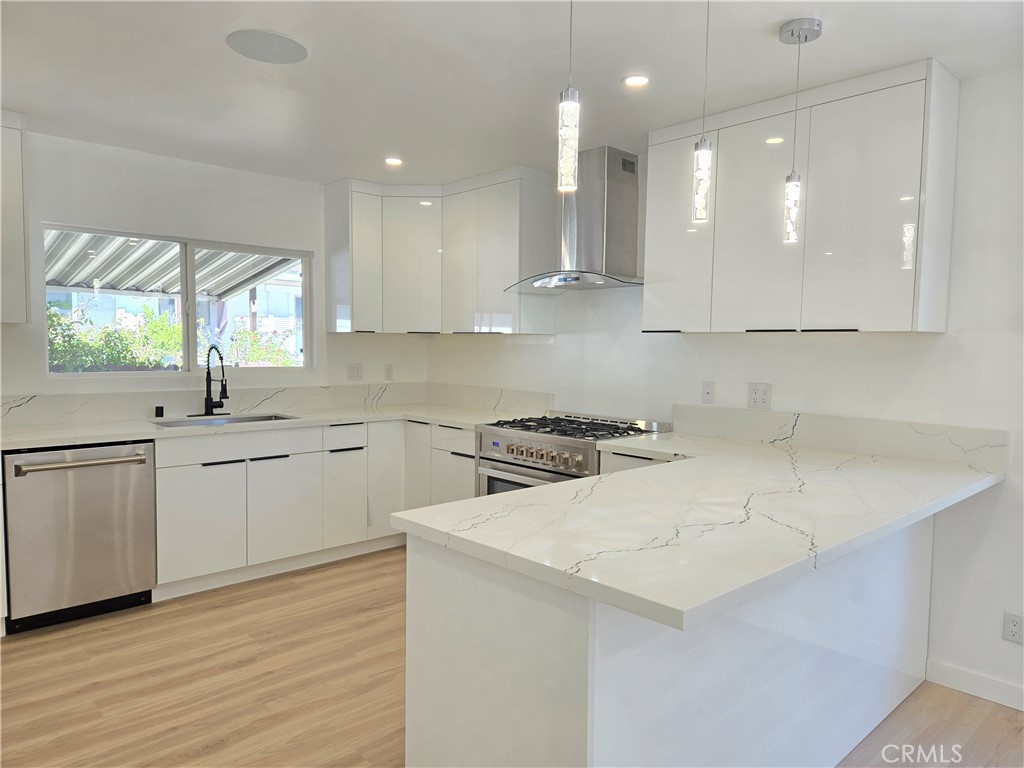 1113 Mohawk Topanga, CA 90290 - Photo 2 of 35