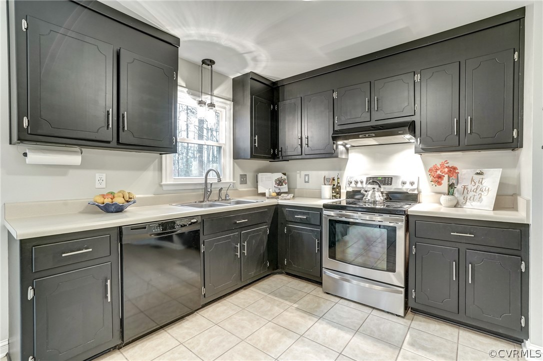 1152 Timber Trace Road Powhatan, VA 23139 - Photo 8 of 38 The nicely updated kitchen has plenty of room, wit