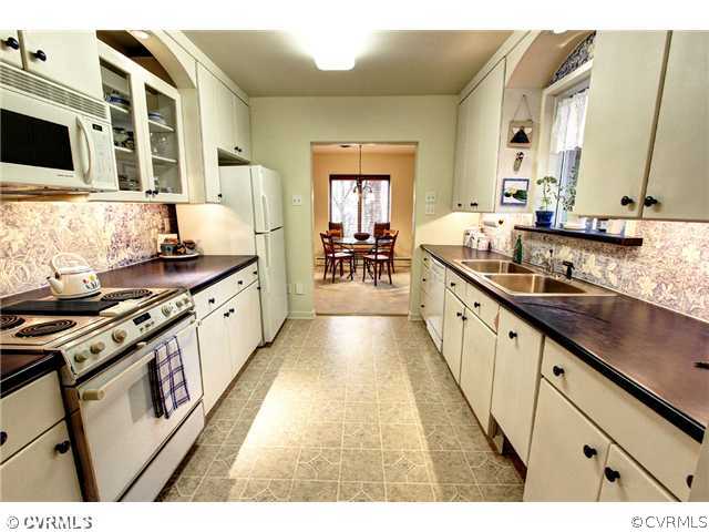 509 Baldwin Road Richmond, VA 23229 - Photo 5 of 15 Kitchen