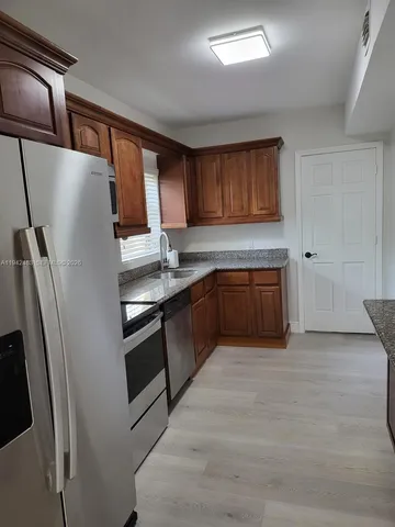 $4,600 | 2330 Southwest 31st Avenue, Miami, FL 33145