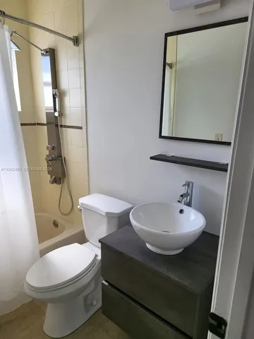 $4,600 | 2330 Southwest 31st Avenue, Miami, FL 33145