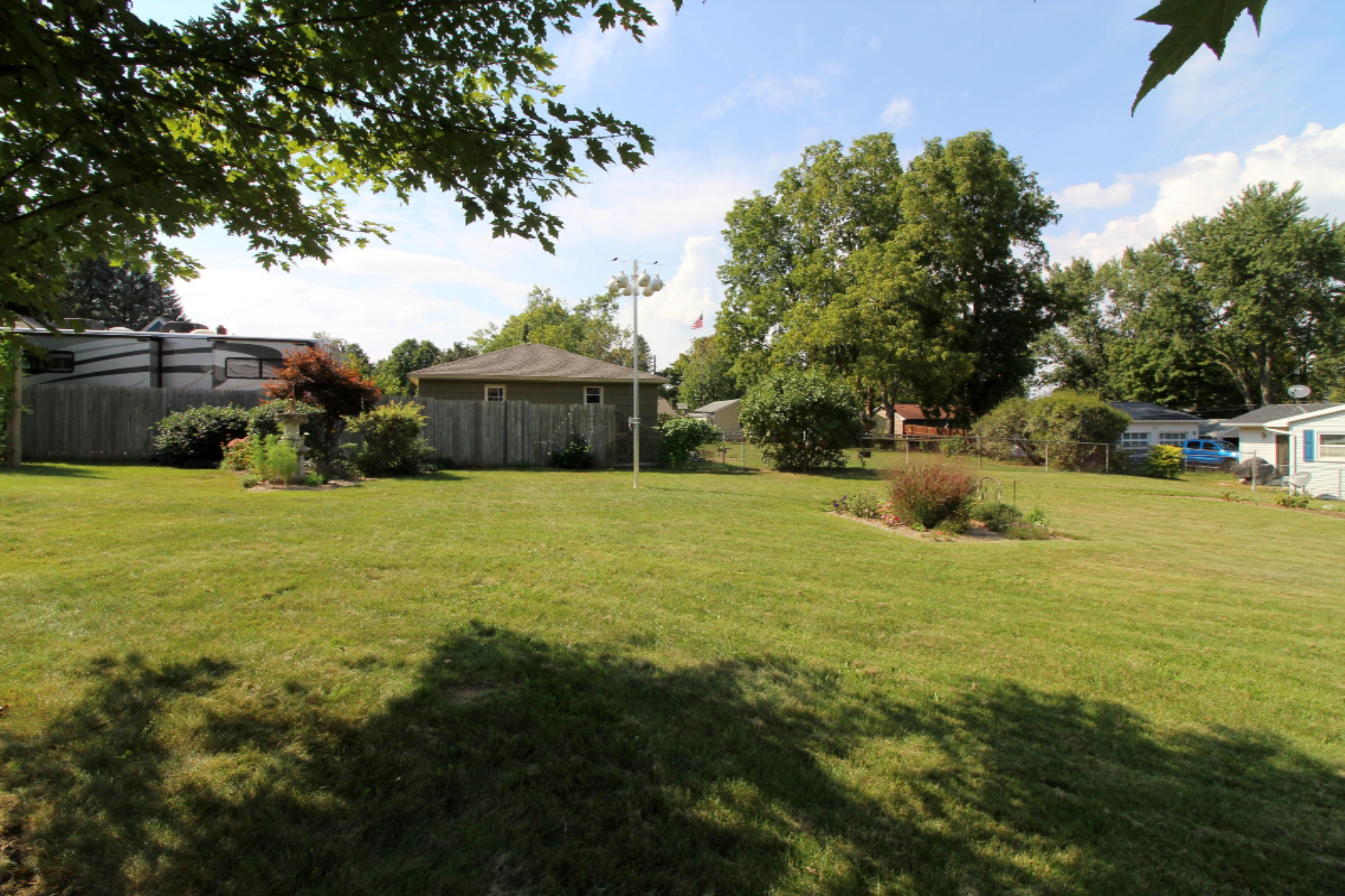 840 Upton Avenue Springfield, MI 49037 - Photo 13 of 16 Out2