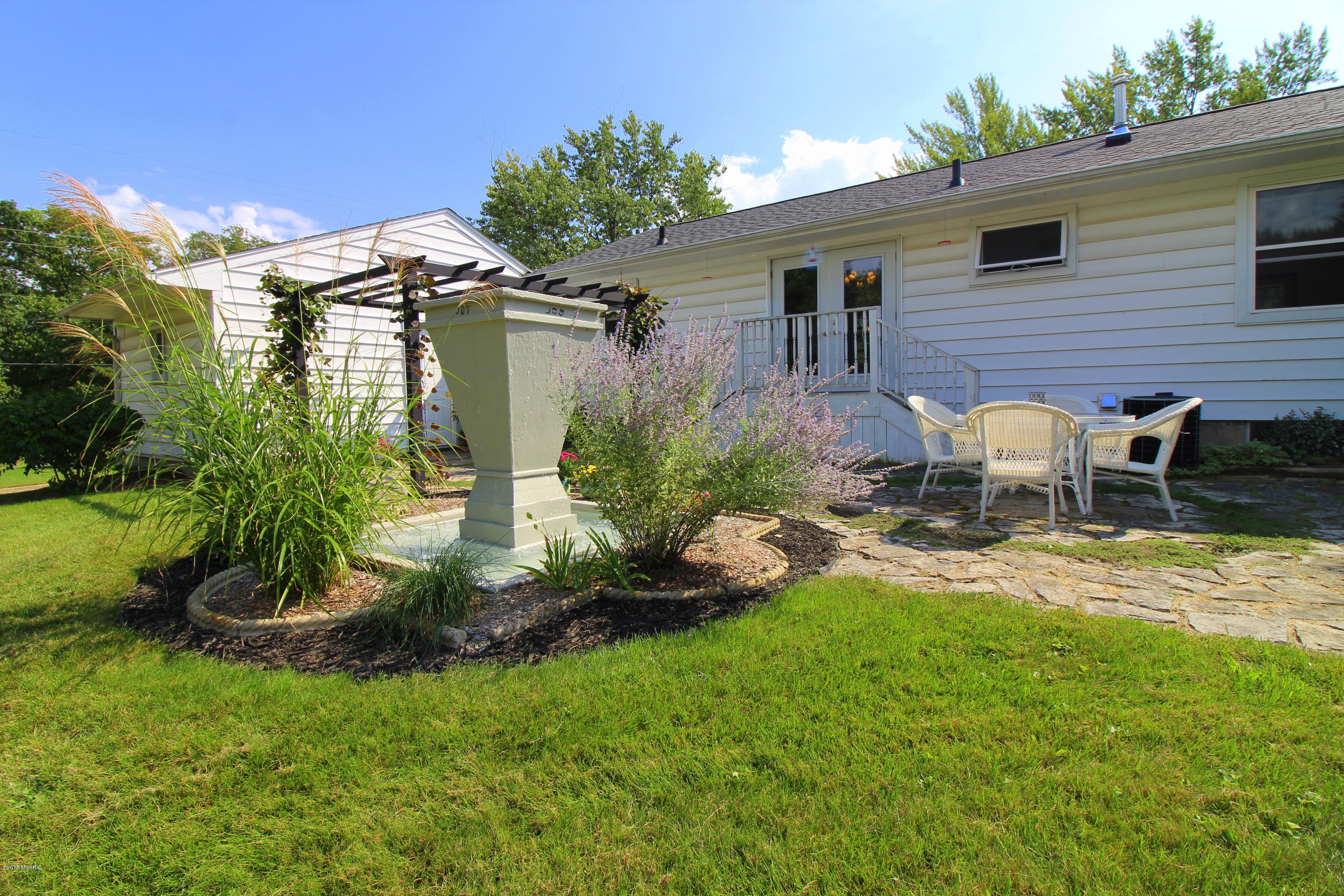 840 Upton Avenue Springfield, MI 49037 - Photo 15 of 16 Out4