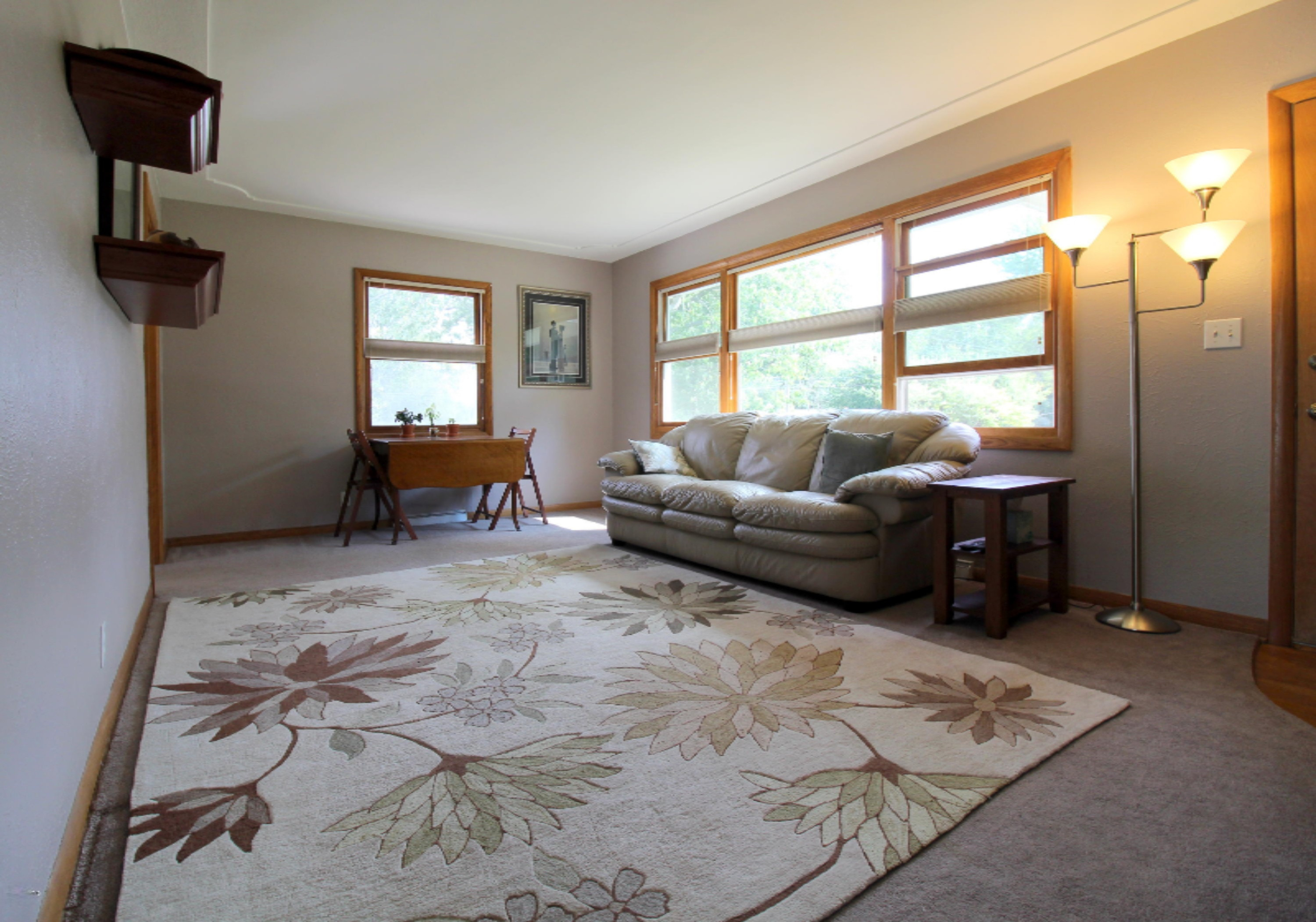 840 Upton Avenue Springfield, MI 49037 - Photo 2 of 16 LR