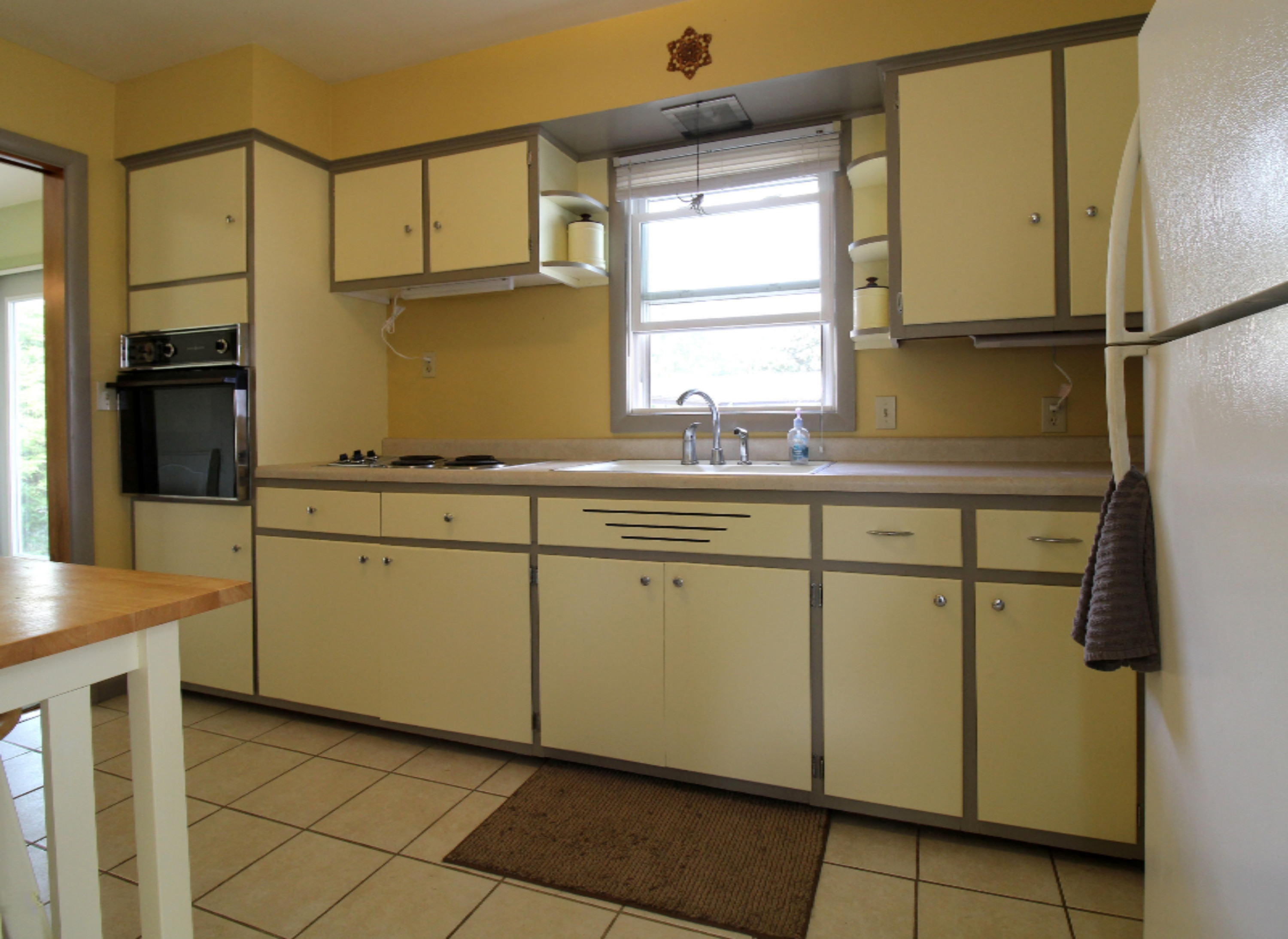 840 Upton Avenue Springfield, MI 49037 - Photo 4 of 16 KT2