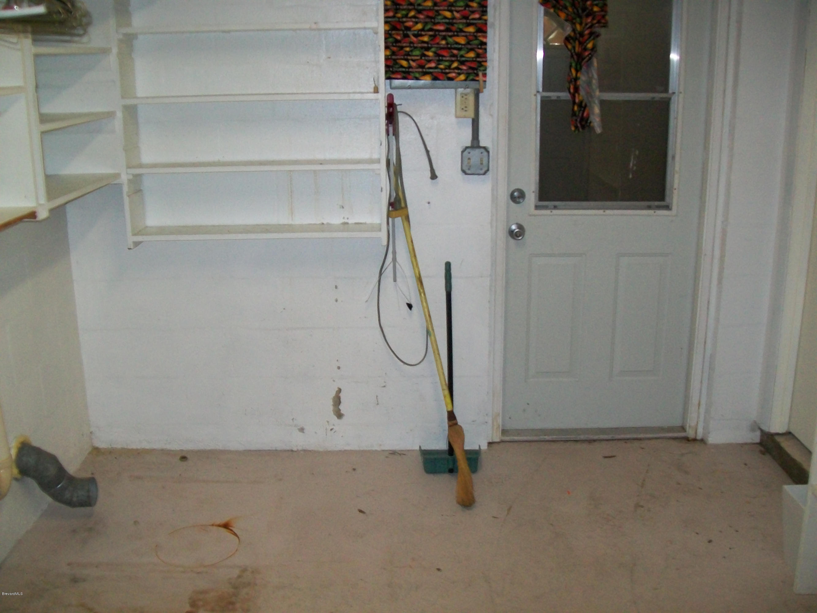 2777 Rheims Avenue Melbourne, FL 32935 - Photo 13 of 20 indoor laundry room