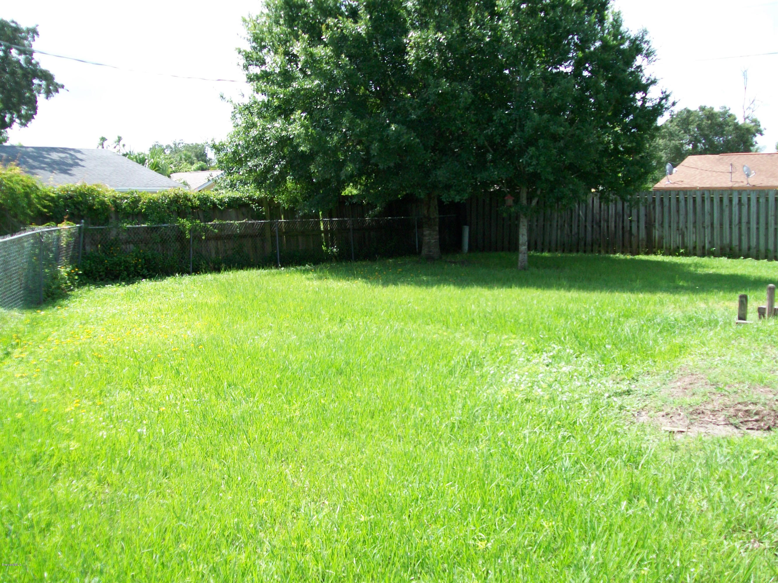 2777 Rheims Avenue Melbourne, FL 32935 - Photo 14 of 20 RV parking area