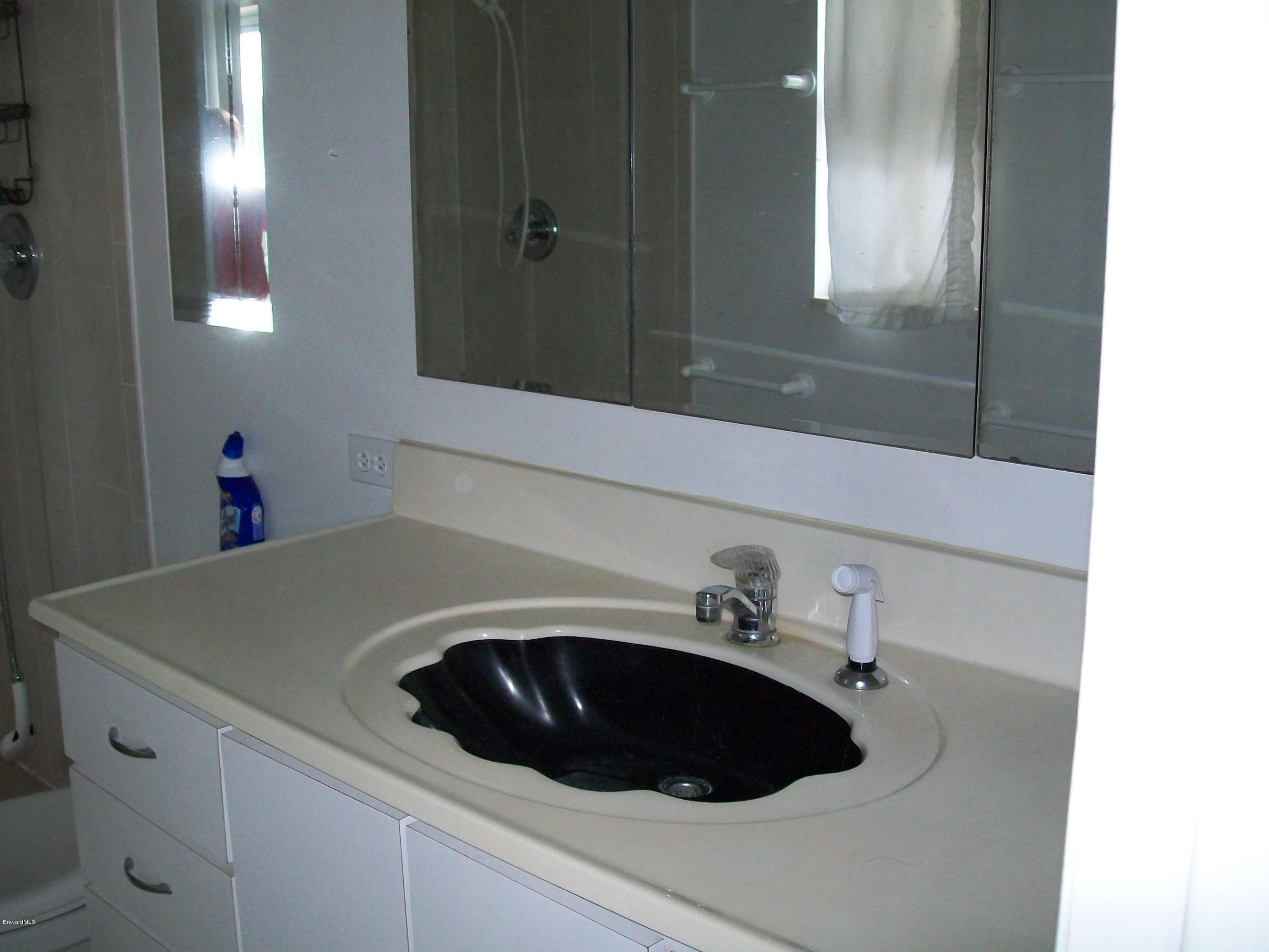 2777 Rheims Avenue Melbourne, FL 32935 - Photo 7 of 20 Master bath