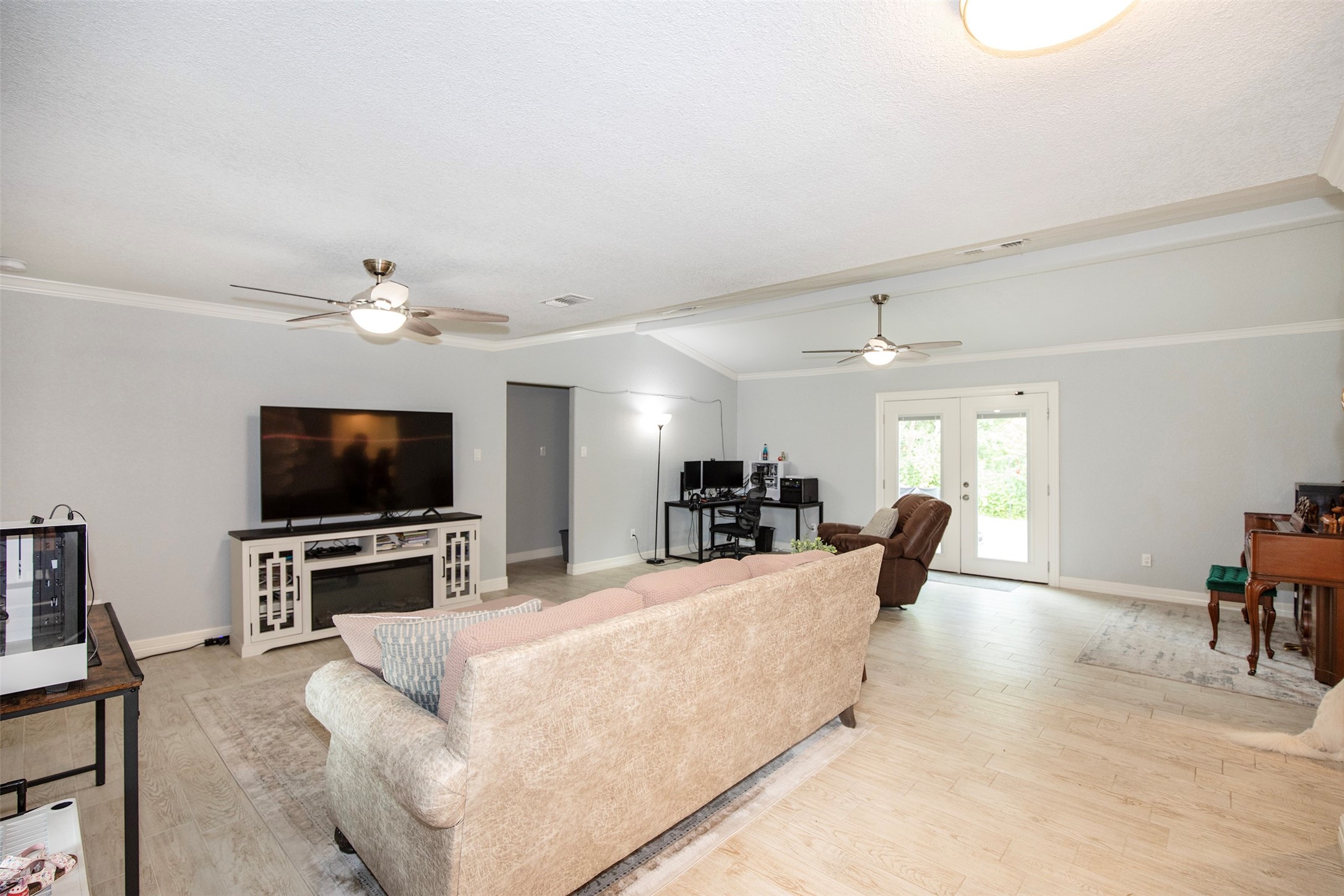 9308 Acorn Drive Manvel, TX 77578 - Photo 3 of 31