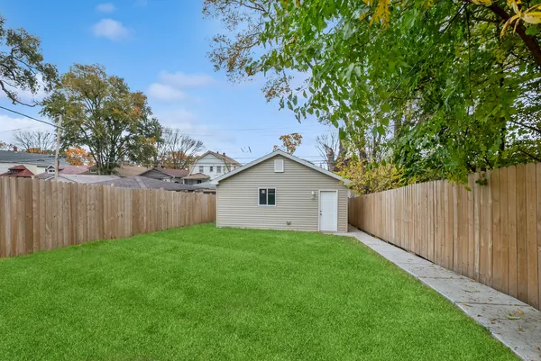 $2,400 | 9127 South Essex Avenue, Chicago, IL 60617