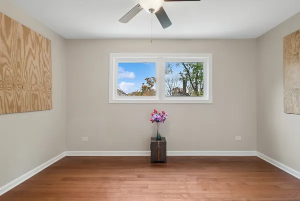 $2,400 | 9127 South Essex Avenue, Chicago, IL 60617