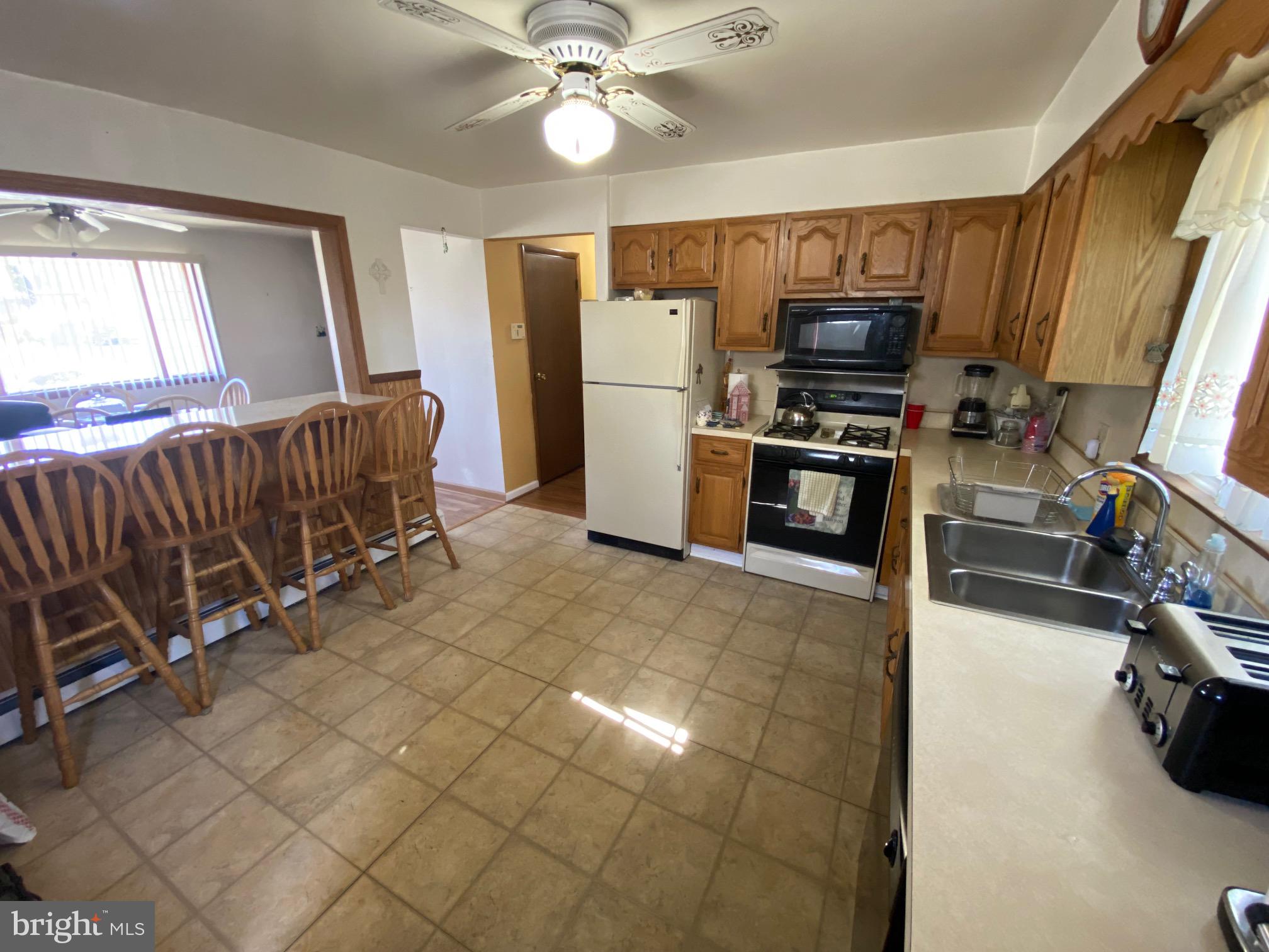 2620 Wood Road Secane, PA 19018 - Photo 4 of 11 Gallery Image 4